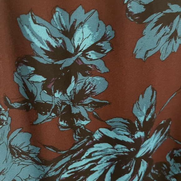 Who What Wear Dark Floral Blouse (XL) - Picture 2 of 3